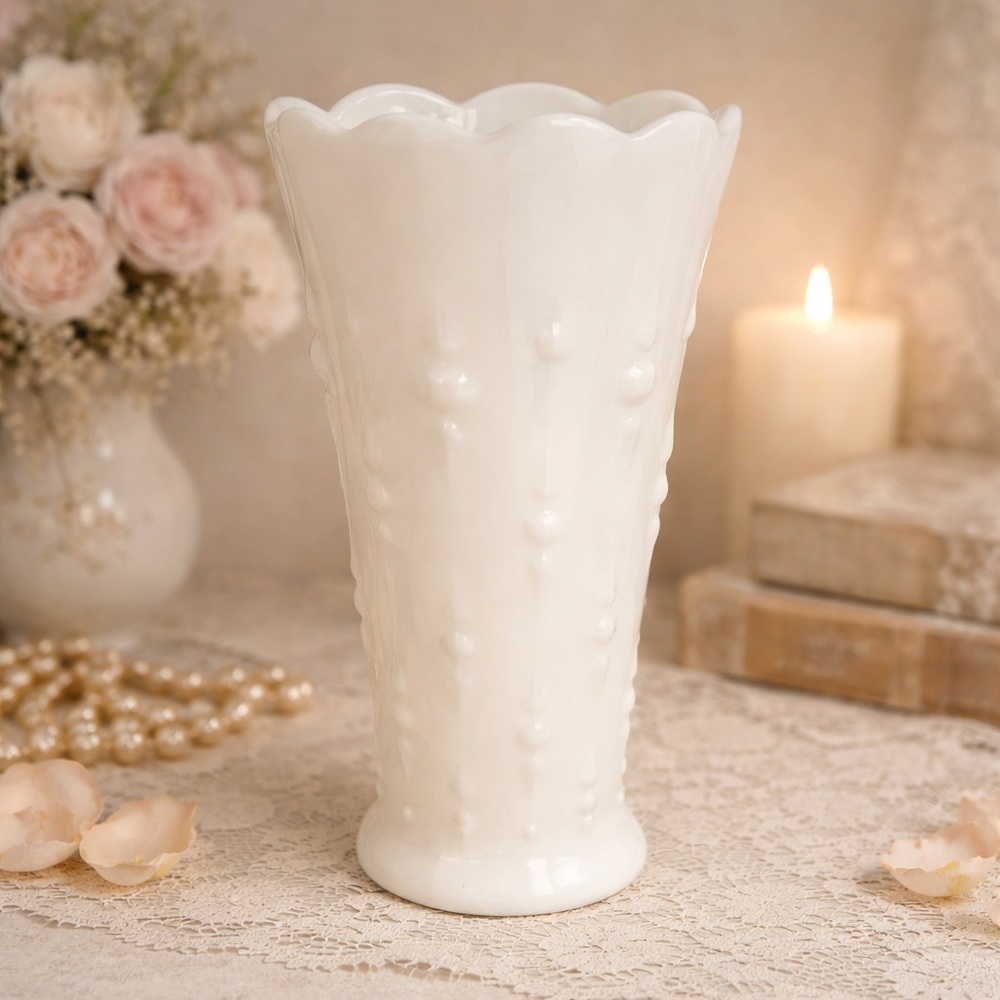 Anchor Hocking Milk Glass Tear Drop‎ Vase with Original Tag